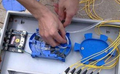 光纤线可以90度弯曲吗 光纤线可以90度弯曲吗